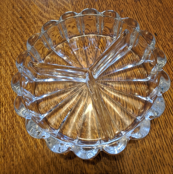Beautiful vintage clear Crystal glass round serving tray with 3 separate areas - Picture 3 of 4